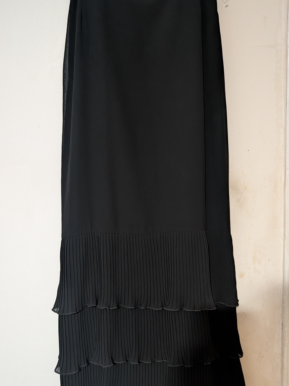 Classic Black Tiered Pleated Maxi Skirt - Unbranded